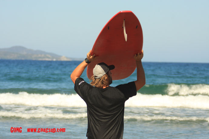 SESSION : single fins work really well on red boards !!!