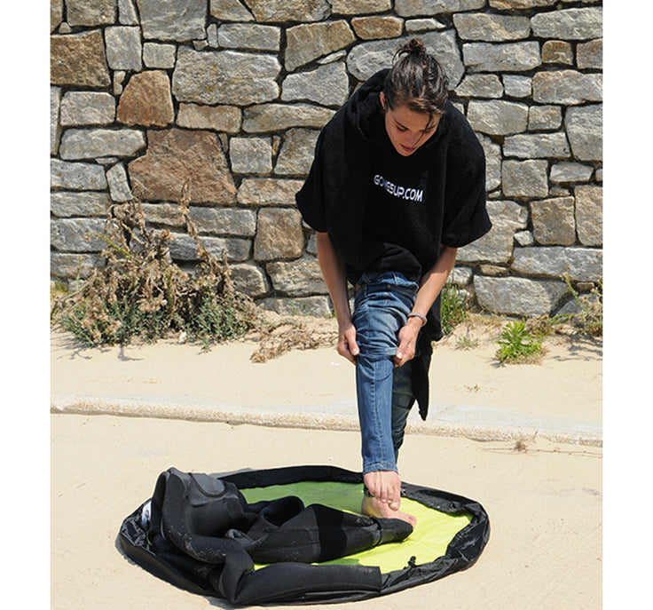 SHOP : great deals on GONG poncho !!!