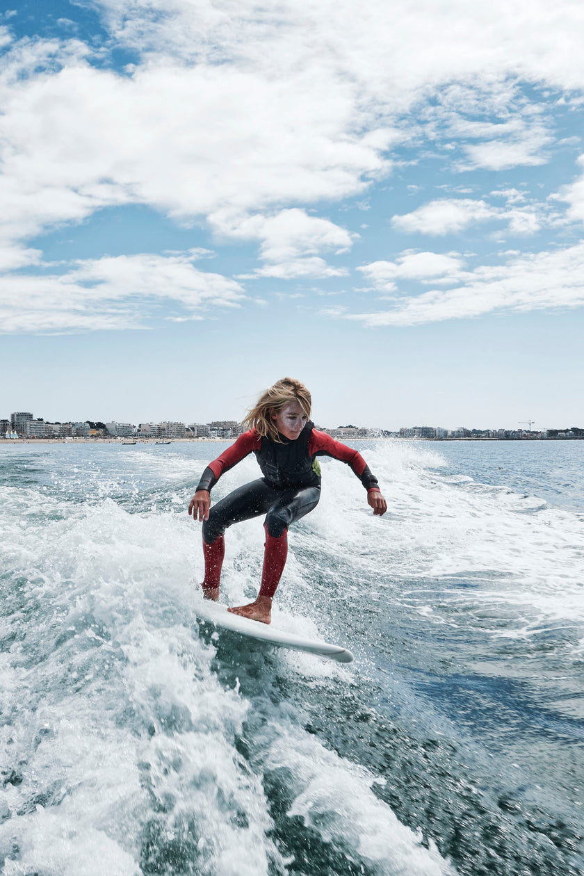 Wake surfing