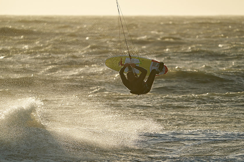 PHOTO : strapless kitesurfing !!!