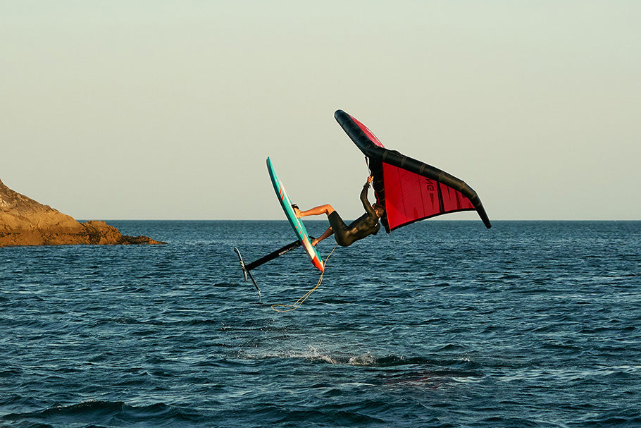 PHOTO : this is Wing foiling !!!
