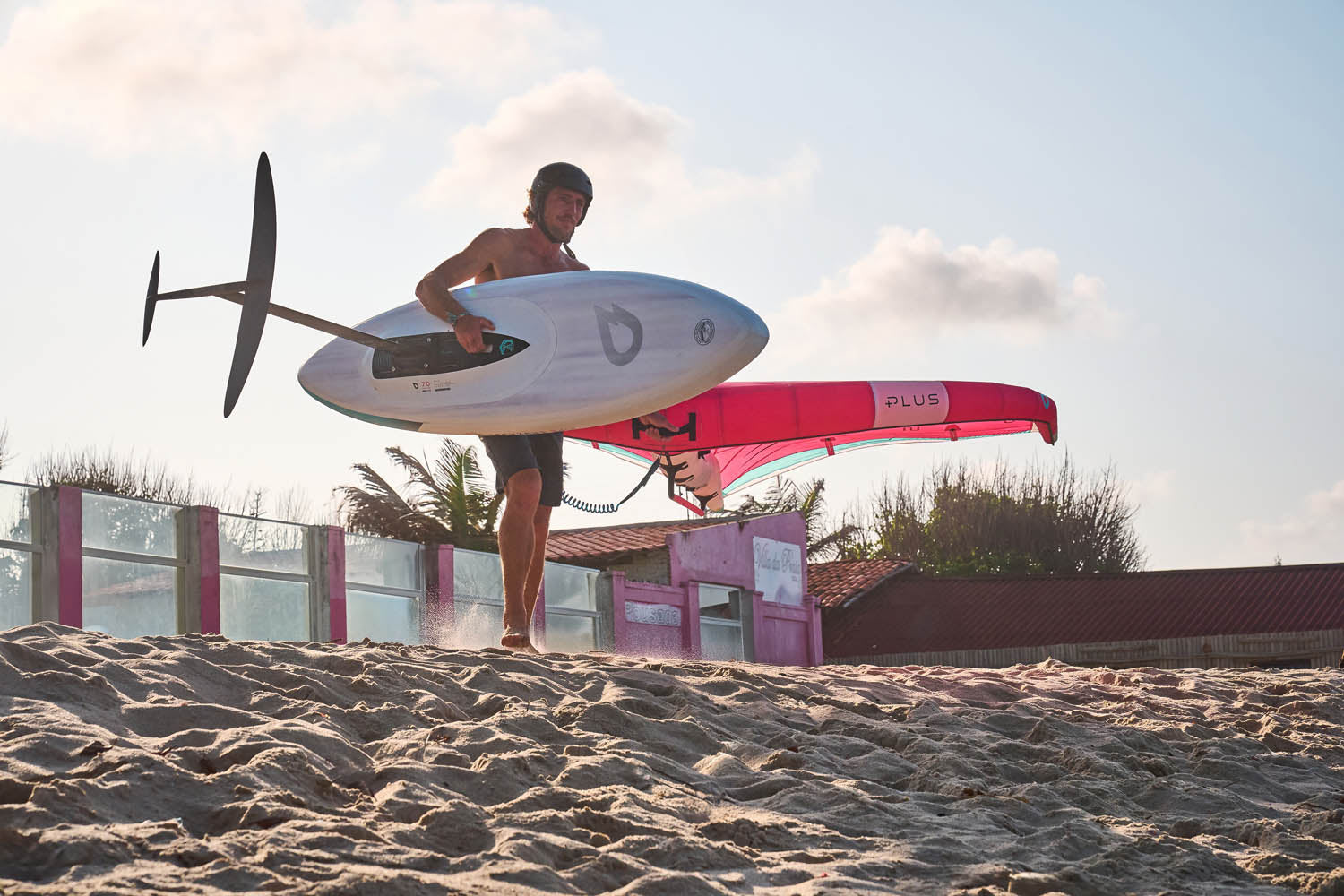 GONG - Wing foil Board Inflatable HIPE Cruzader – GONG Galaxy