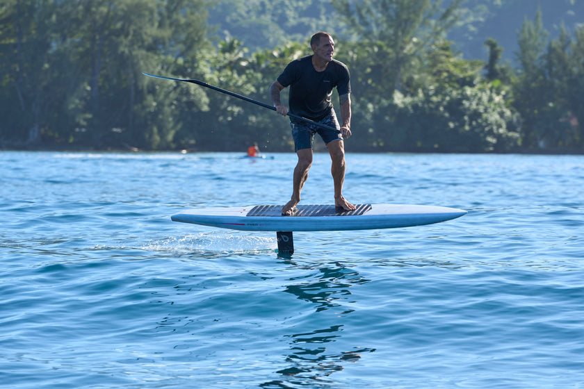 SESSION: SOLO AT THE PEAK ON SUP FOIL!