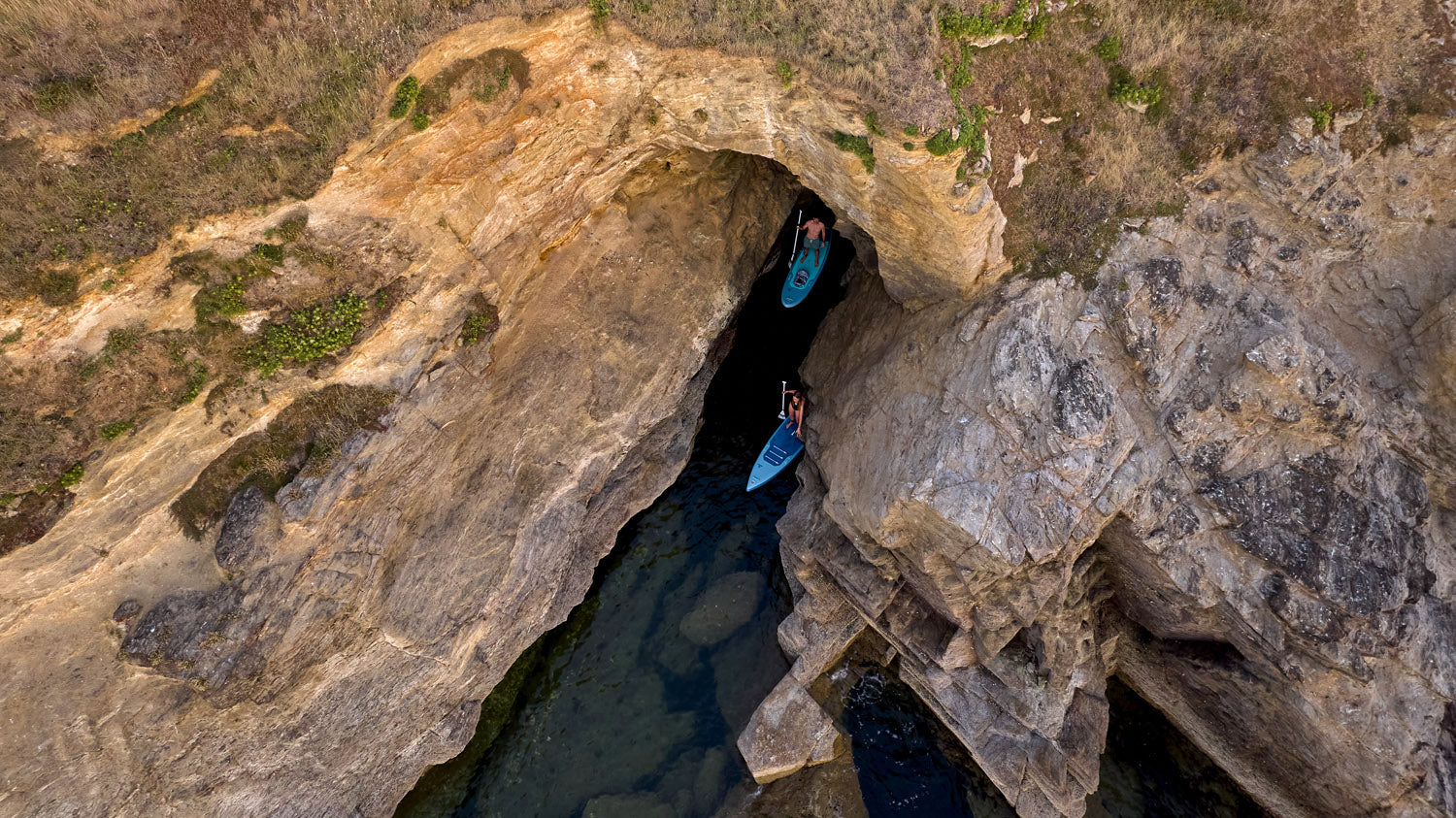 SESSION: DISCOVER THE MOST BEAUTIFUL SPOTS BY SUP!