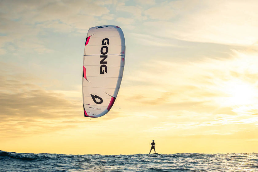 GEAR : NAVIGUER AVEC UN KITE STRUTLESS ?