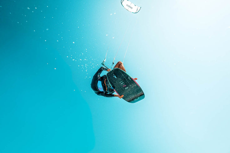 SESSION: KITESURFING HANGTIME!
