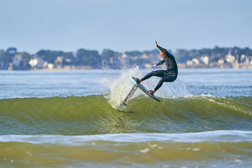 SESSION: MAKING THE MOST OF THE CONDITIONS WITH A SURF FOIL SESH!