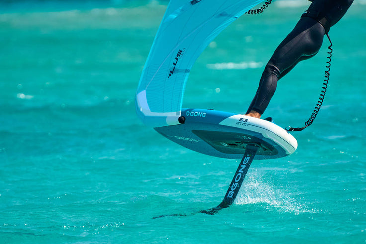 TECH HIGHLIGHT: A RIGID RAIL THAT FREES YOU FROM THE WATER