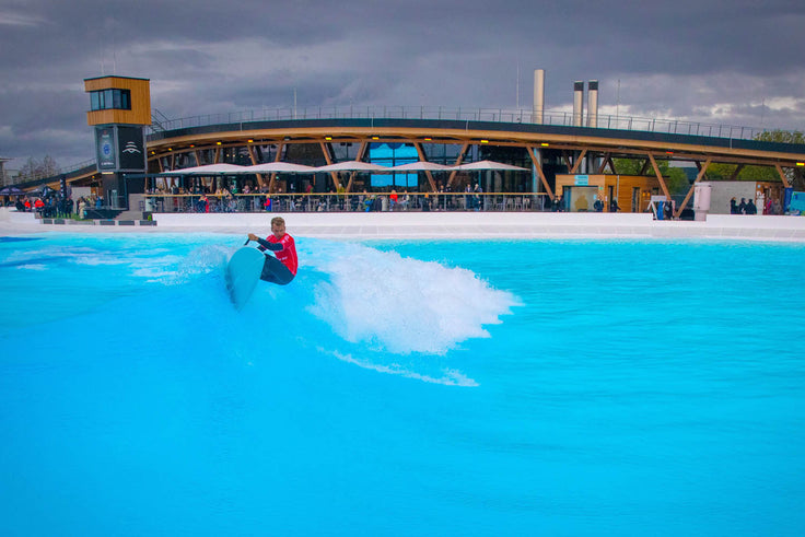 TEAM NEWS : MORITZ MAUCH REMPORTE LE CHAMPIONNAT ALLEMAND DE SUP SURF DANS UNE PISCINE À VAGUES