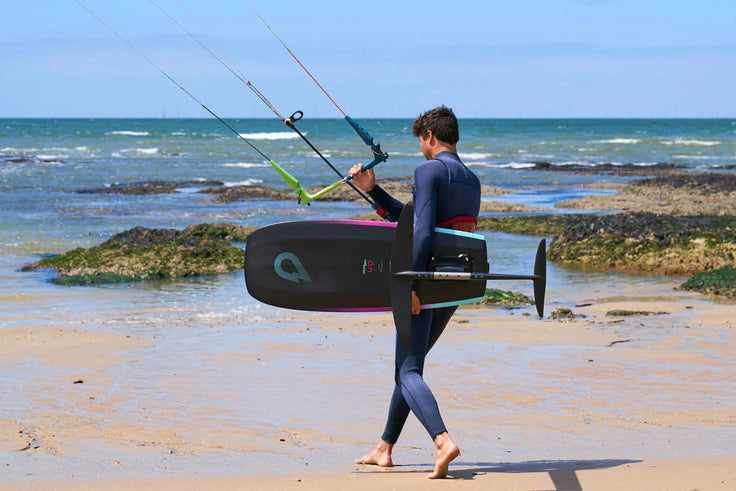 GEAR: THE KITE FOIL BOARD IN A POCKET FORMAT!
