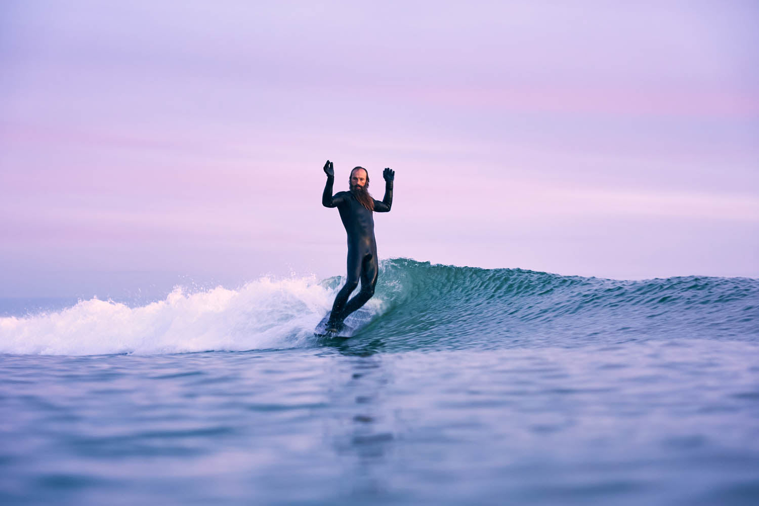 SESSION : L’ATOUT GLISSE D’UN LONGBOARD RETRO