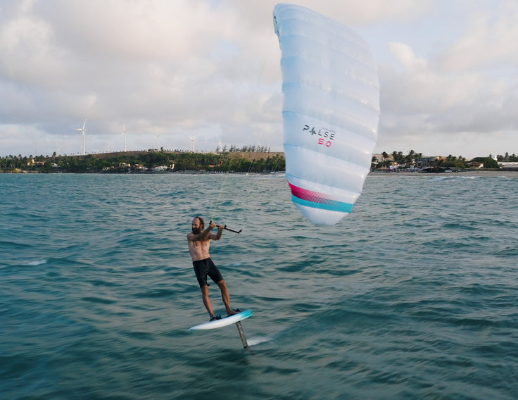 GEAR : LES LOWKITES : INNOVATION ET ÉVOLUTION DES AILES POUR BIEN PLUS QUE LE DOWNWIND