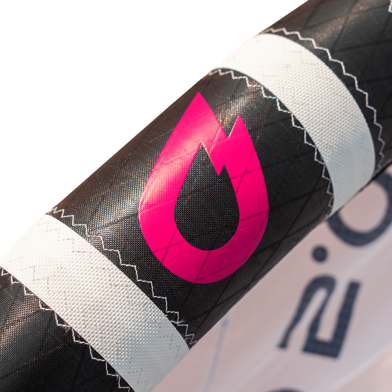 GONG | Kite Strutless Aramid Team Series