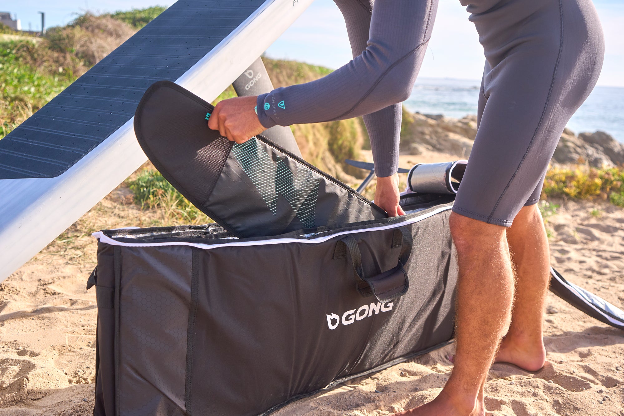 GEAR: COVERS AND BAGS FOR FOILS OF ALL BRANDS!