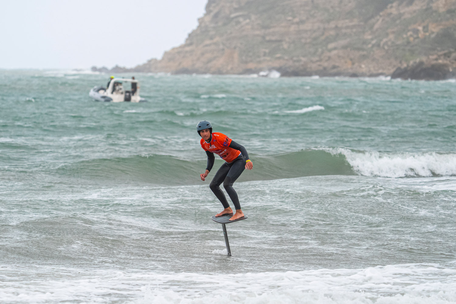 TEAM NEWS : LOU THOUIN ON THE TOP STEP IN TOW-IN DOWNWIND RACING
