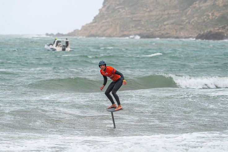 TEAM NEWS : LOU THOUIN ON THE TOP STEP IN TOW-IN DOWNWIND RACING