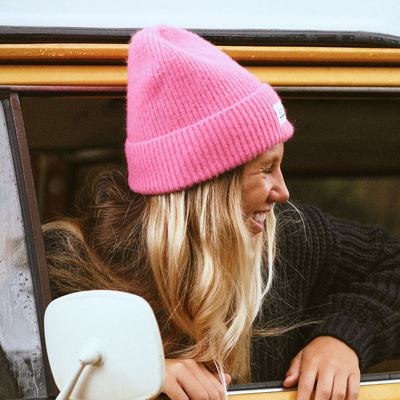 Roxy | Bonnet Wind Effect