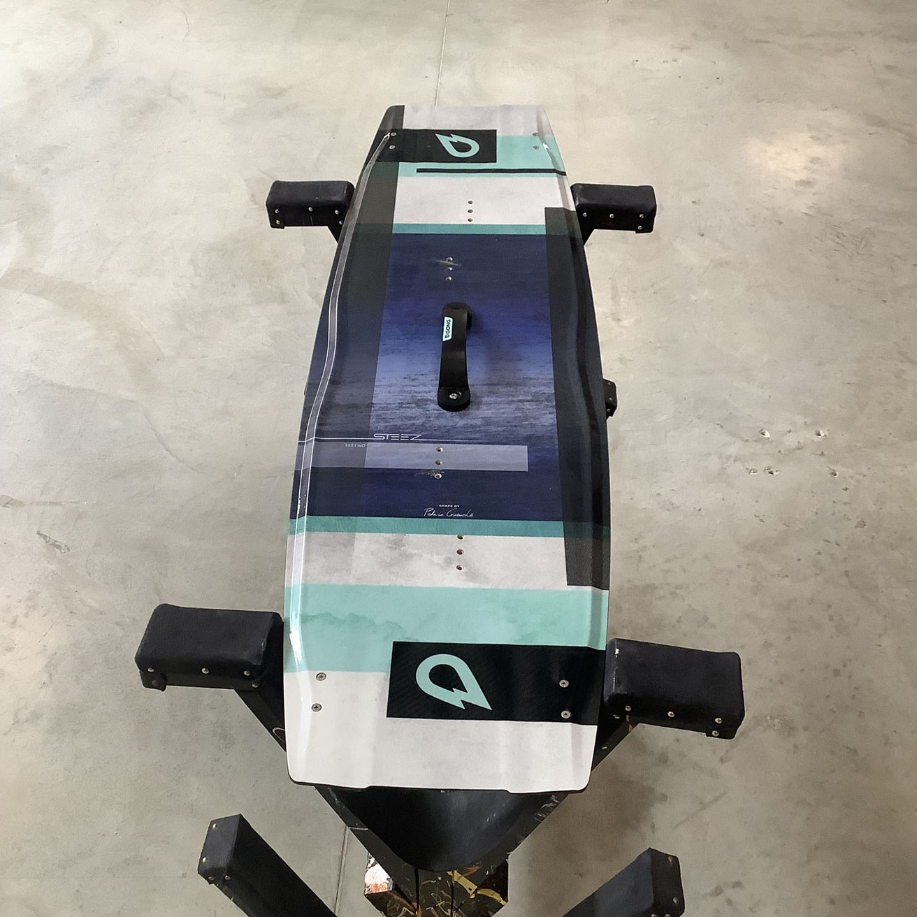 Twintip Steez Carbon Pro - 133 cm x 40 cm Second Hand 12982