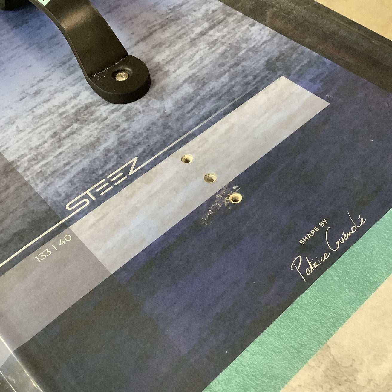 Twintip Steez Carbon Pro - 133 cm x 40 cm Second Hand 12982