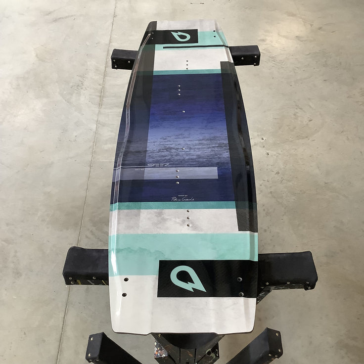 Twintip Steez Carbon Pro - 133 cm x 40 cm Second Choix 12849