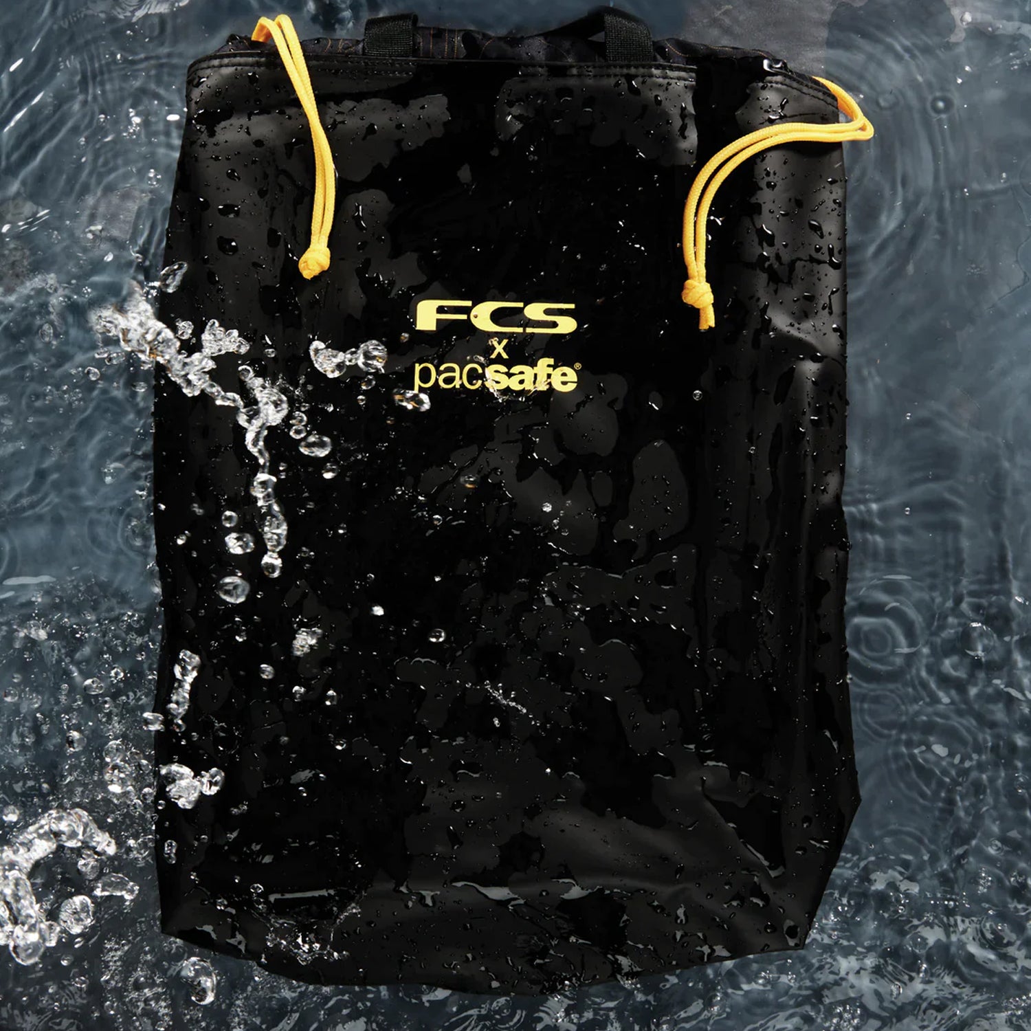 FCS | X Pacsafe Mission Gen II 40L