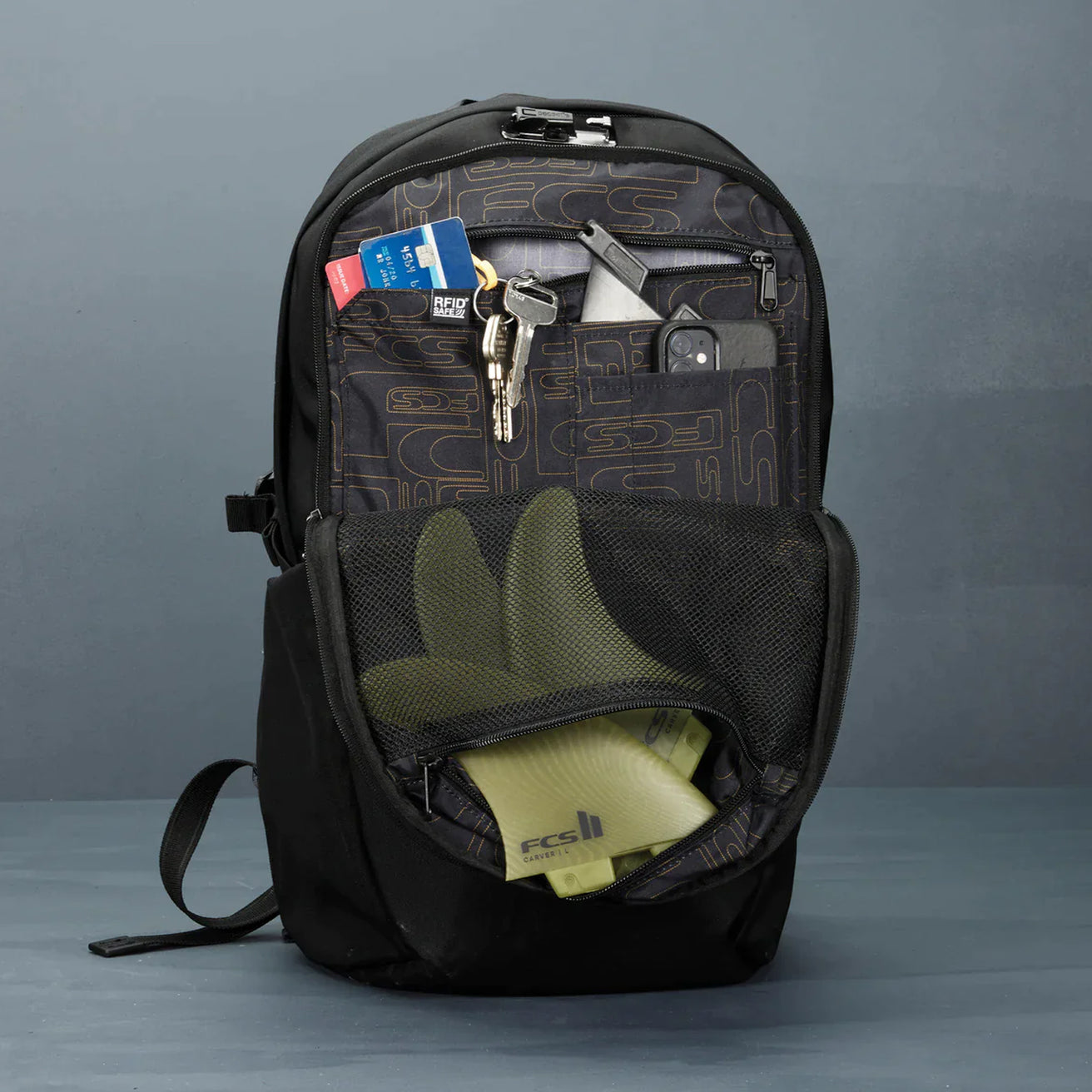 FCS | X Pacsafe Roam Day Pack 25L
