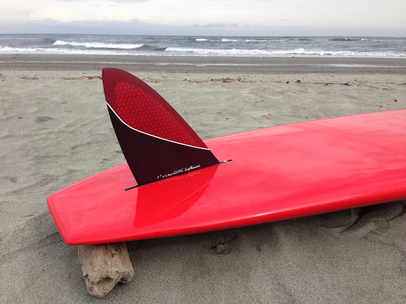 GONG | Fin US Red Honeycomb Race 9.5" 240mm