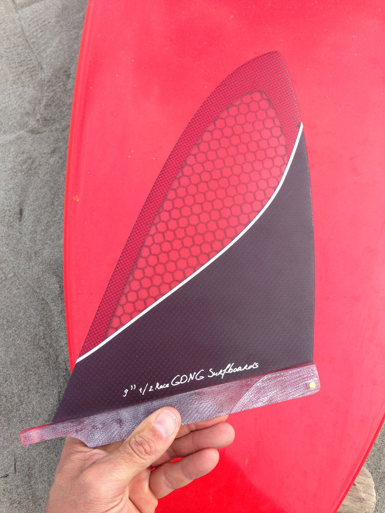GONG | Fin US Red Honeycomb Race 9.5" 240mm